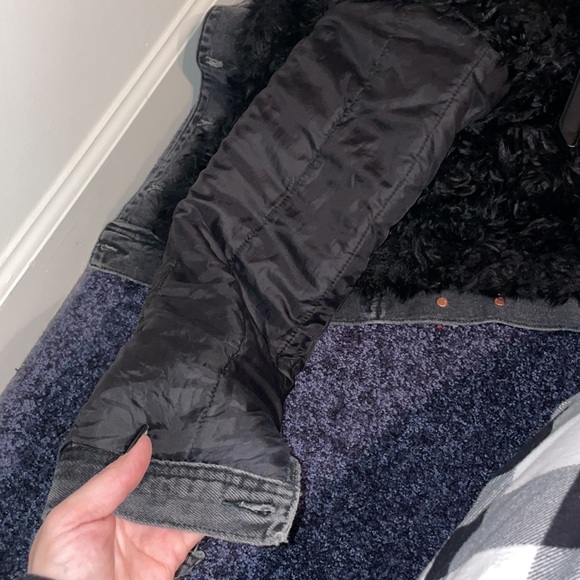 American Eagle size small destroyed black denim heavy furry down quilted jacket - Picture 10 of 10